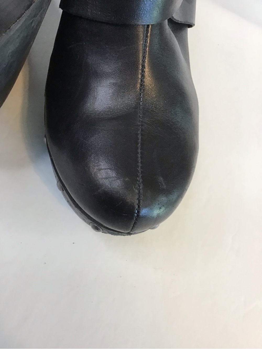 KORKS Women's Black Leather Nailhead Studded Clog Mules with Ring Detail 8/39 - Picture 6 of 10
